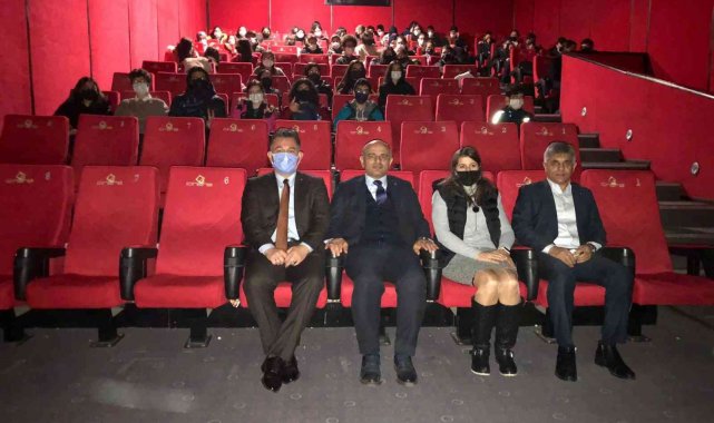 Başkan Söğüt, öğrencilerle birlikte Keşişme&#039;yi izledi