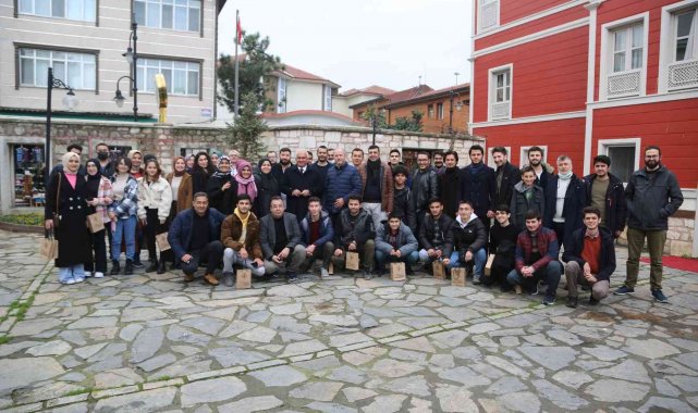 Başkan Tollu, İstanbul&#039;da Erdemlili üniversite öğrencileriyle buluştu