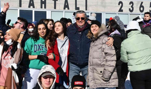 Başkan Topaloğlu, öğrencilerle beraber Tahtalı Dağı'na çıktı