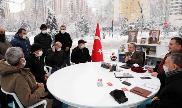 Başkan Yalçın kar ve soğuğa rağmen Şeffaf Oda'da