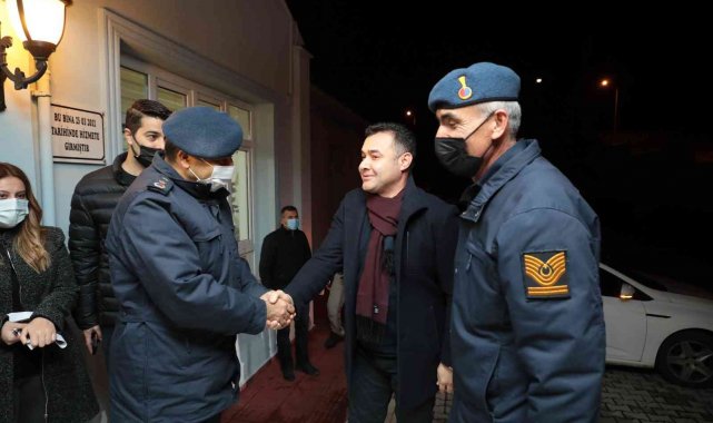 Başkan Yücel yeni yılda görev başındaki kolluk kuvvetlerini ve sağlık çalışanlarını unutmadı