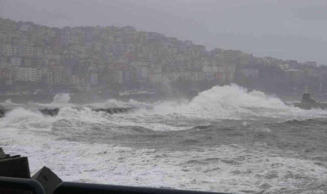 Batı Karadeniz&#039;de kuvvetli fırtına