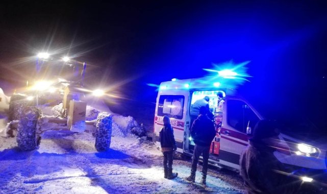 Batman'da ambulansların giremediği yollarda hastalar İl Özel İdare araçlarıyla taşındı