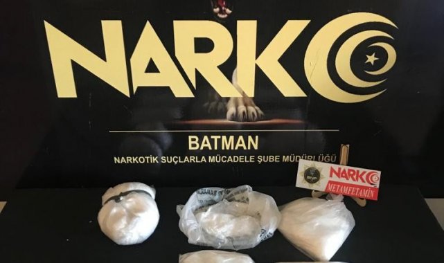 Batman'da bir araçtan 3,5 kilogram uyuşturucu çıktı: 2 gözaltı