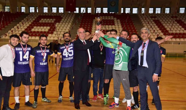 BAÜN Rektörlük kupasını; Hastane futbol takımı kazandı