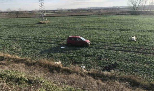 Bayan sürücünün kullandığı otomobil şarampole yuvarlandı