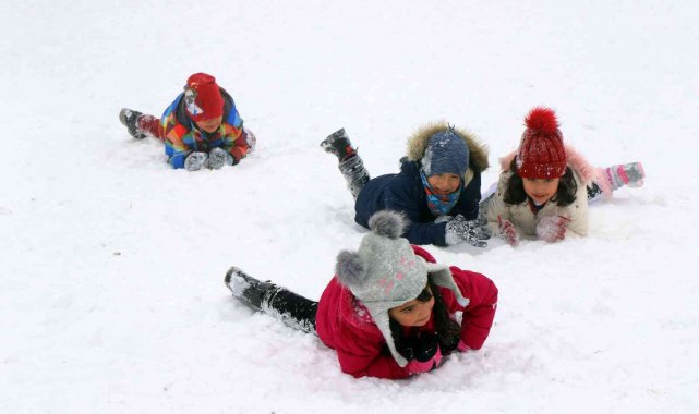 Bayburt&#039;ta kar tatili 1 gün daha uzatıldı