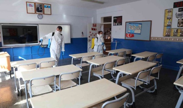 Bayraklı&#039;nın okulları dezenfekte ediliyor