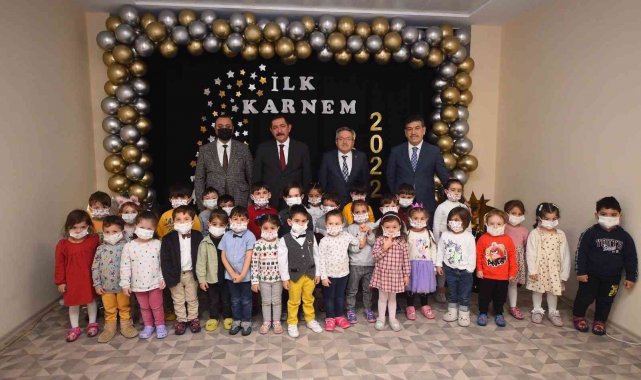 Belediye Çocuk Bakımevi öğrencileri ilk karnelerini aldı