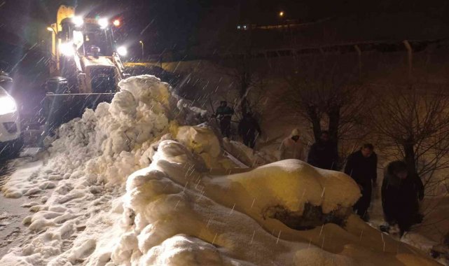 Belediye ekiplerinin 2 bin 400 rakımda içme suyu mücadelesi