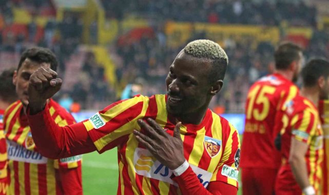 Berna Gözbaşı: &quot;Senegal&#039;in elenmesini bekliyoruz&quot;