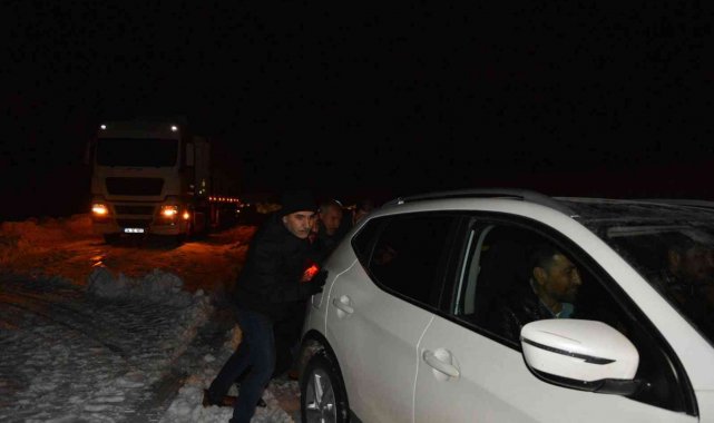 Besni Belediyesi karla mücadeleye devam ediyor