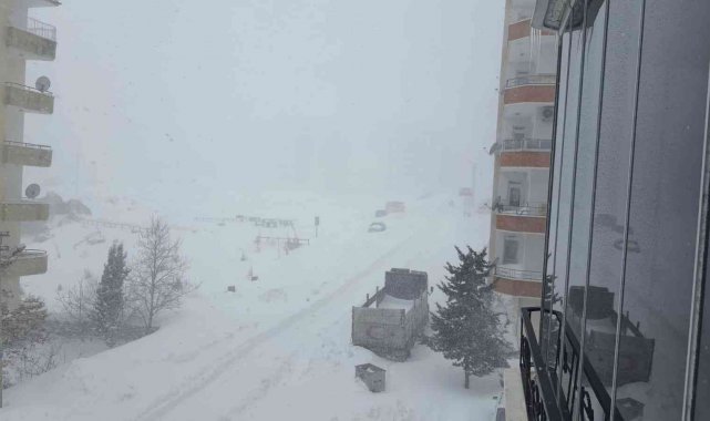 Besni&#039;de kar yeniden etkisini artırdı