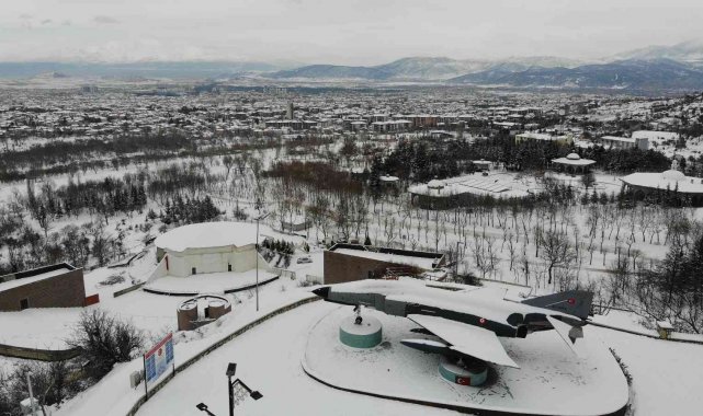 Beyaza bürünen Isparta havadan görüntülendi