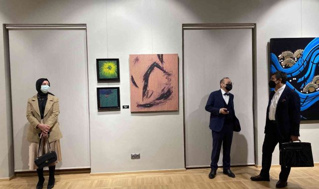 Beyoğlu'nda 'Geleceğe Işık II' sergisi açıldı