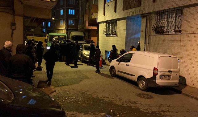 Beyoğlu'nda genç kadın evinde ölü bulundu