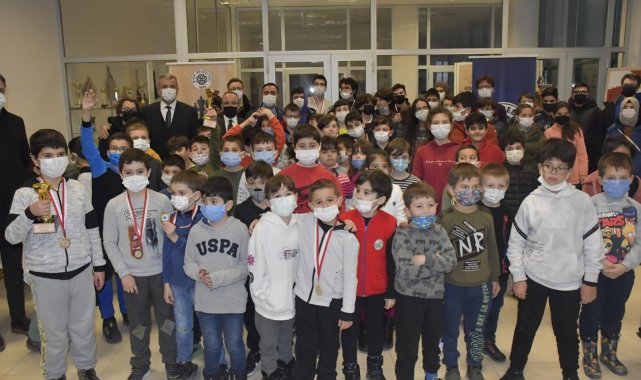 Biga&#039;da satranç turnuvası heyecanı