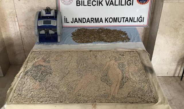 Bilecik'te 13 yüzyıla ait sikkeler ve mozaik yapı ele geçirildi