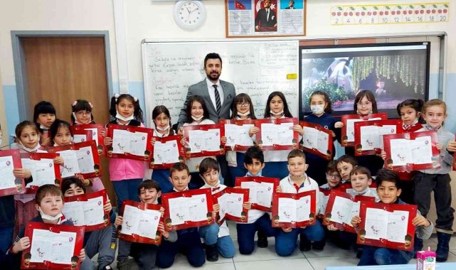 Bilecik'te 32 bin 995 öğrenci karne heyecanı yaşadı