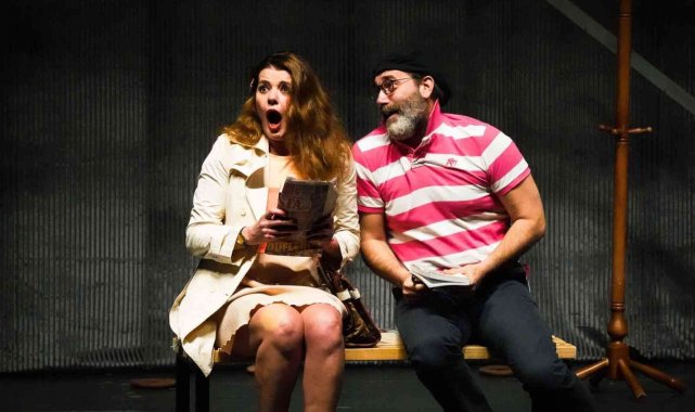 Bilecik&#039;te sahnelenen &#039;Seninle Evlenir miyim?&#039; adlı tiyatro oyunu kahkahaya boğdu