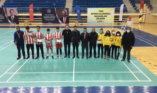Bilecik&#039;teki Gençler Badminton Grup Müsabakaları sona erdi