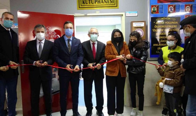 Bilgili Kozan&#039;da kütüphane ve robotik kodlama sınıfı açtı