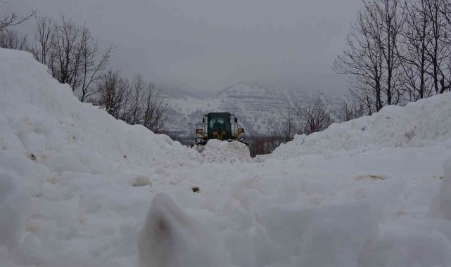 Bin 800 rakımlı bölgede karla mücadele sürüyor