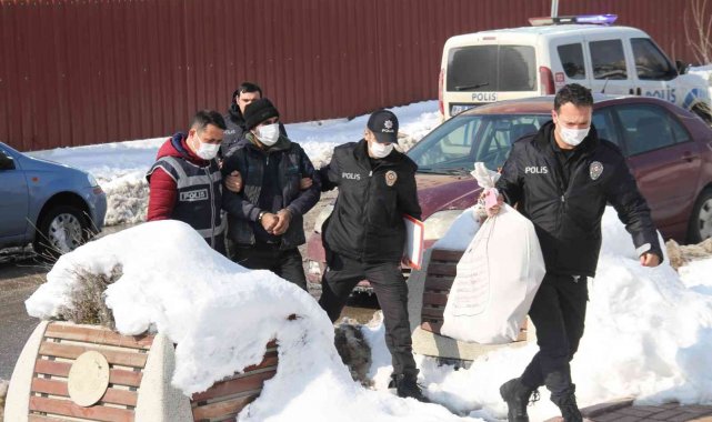 Binadan bakır kablo ve hurda çalan şüpheli suçüstü yakalandı