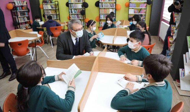 Bingöl Valisi Ekinci: &quot;Kitap yarınlarımızı şekillendirir, hayatımıza anlam katar&quot;