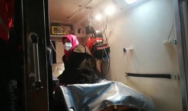 Bingöl'de UMKE, köyde mahsur kalan hastayı kurtardı