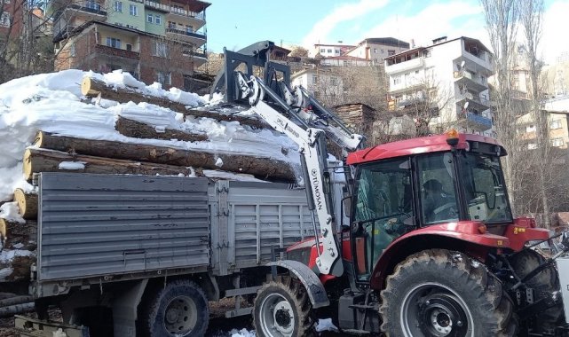 Bir ay sonra ekmek teknesi kamyonuna kavuşmanın mutluluğunu yaşadı