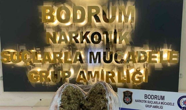 Bir buçuk kilo esrarla yakalandı