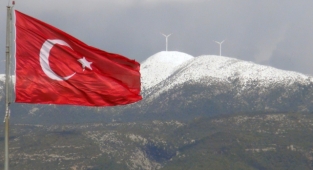 Bir yanda kar, bir yanda deniz keyfi