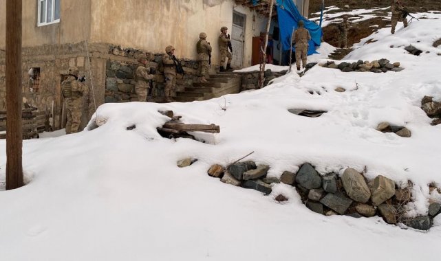 Bitlis merkezli terör operasyonunda 8 kişi gözaltına alındı