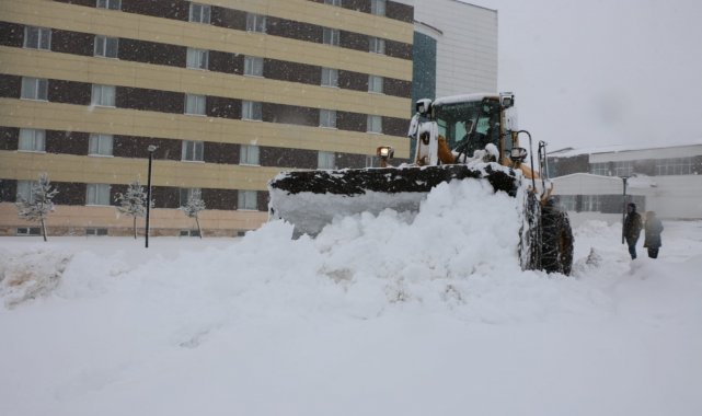 Bitlis'te 66 köy yolu ulaşıma kapandı