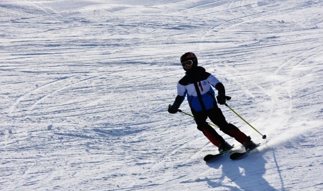 Bitlis&#039;te Alp Disiplini İl Birinciliği Kayak Yarışları yapıldı
