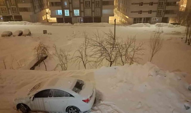 Bitlis'te eğitime kar engeli