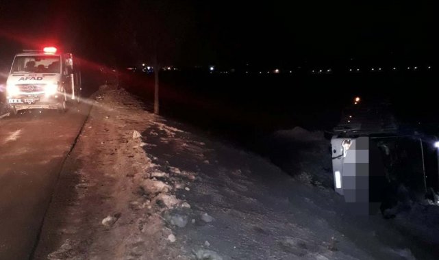Bitlis&#039;te yolcu otobüsü devrildi: 15 yaralı