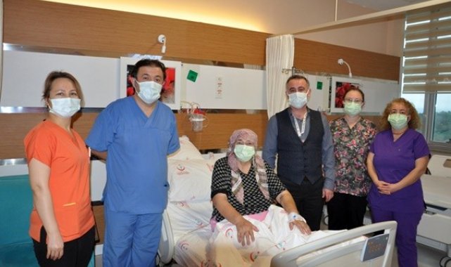 Böbreğinden 3 kilogram tümör çıkarıldı