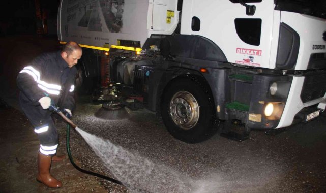 Bodrum'da selin izleri silinmeye çalışılıyor