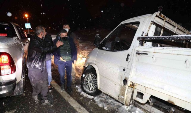 Bolu Dağı'nda kar yağışı başladı, Polis ekipleri teyakkuza geçti