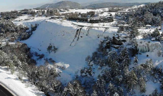 Bolu'nun Pamukkalesi' Akkayalar beyaz örtüyle kaplandı