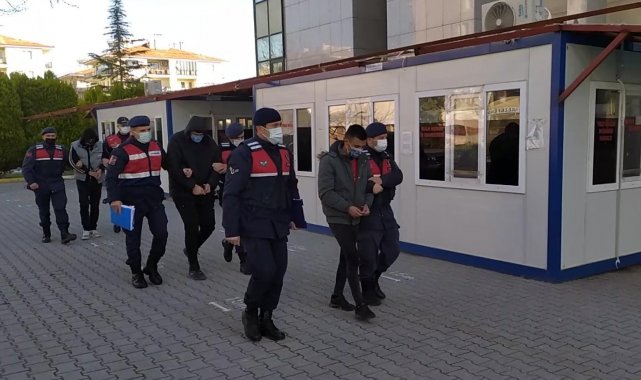 Böyle komşu düşman başına