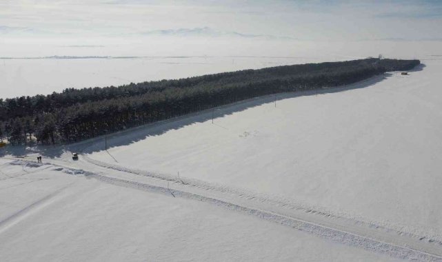 Bozkırın ortasındaki tarihi İstasyon&#039;da kış güzelliği