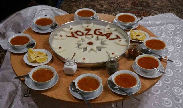 Bu çorba içilmiyor löp löp yutuluyor