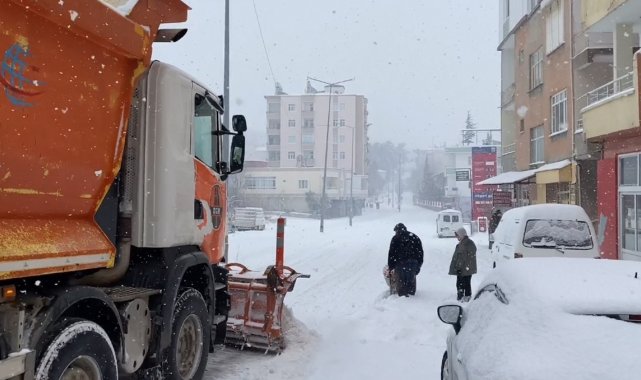 Bu ilçeye 4 yıl aradan sonra ilk defa bu kadar kar yağdı