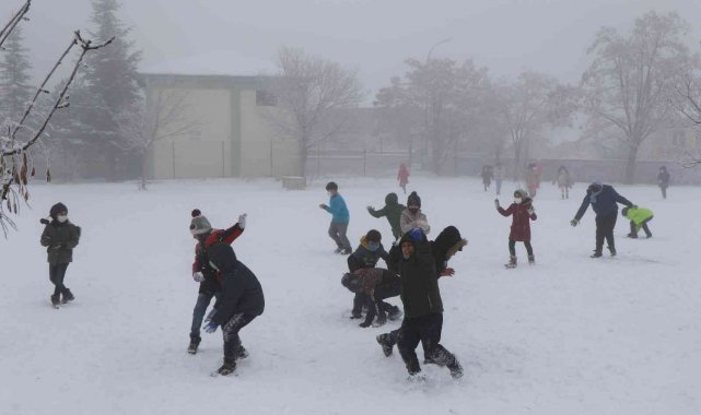 Bu şehir siste kayboldu, kartpostallık görüntüler oluştu