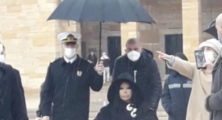 Bülent Ersoy'un görüntüsü  bomba gibi gündeme düştü!