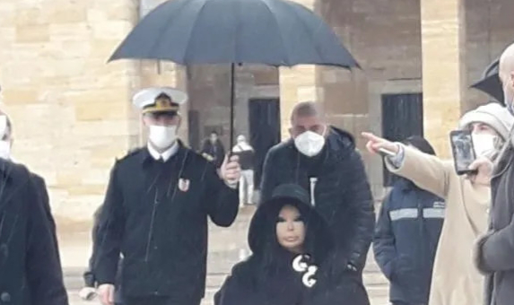 Bülent Ersoy&#039;un görüntüsü  bomba gibi gündeme düştü!