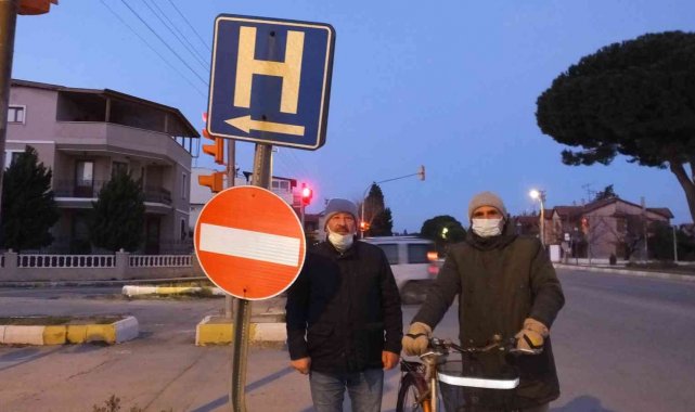 Burhaniye&#039;de duyarlı vatandaşların tabela tepkisi